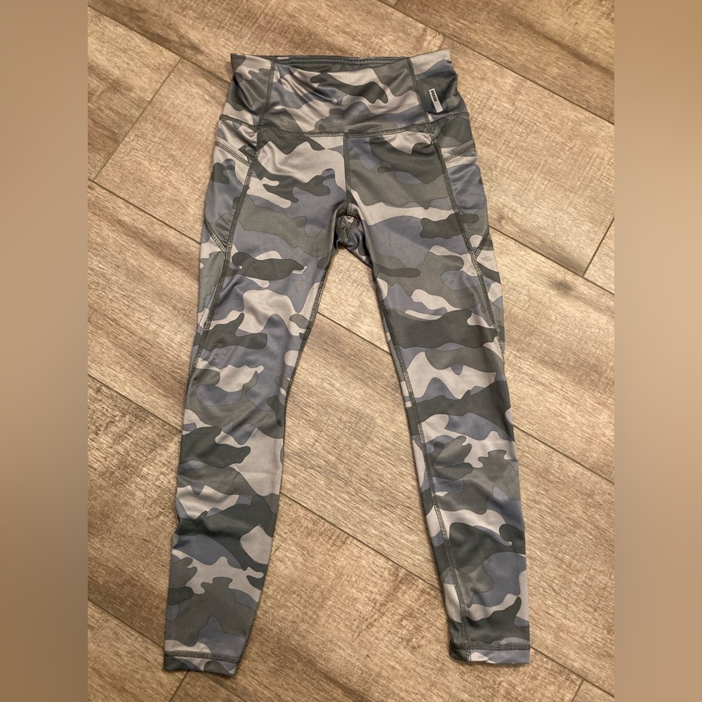 RBX women’s small camo athletic leggings